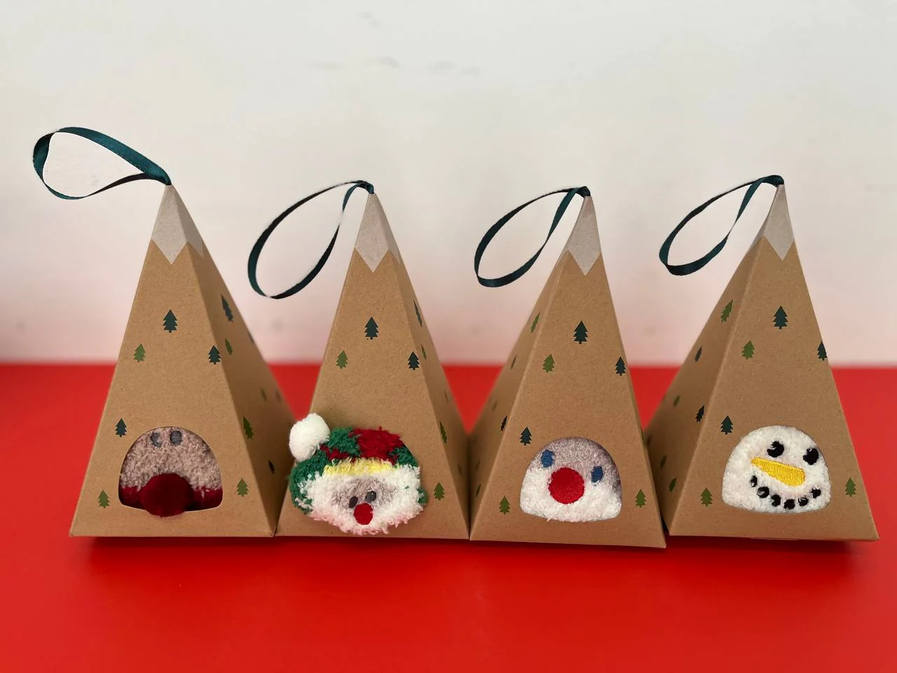 Christmas Tree Triangular Box Socks - Image 9