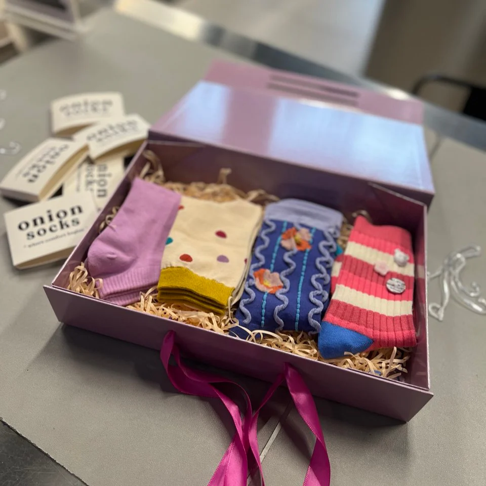 GIFT BOX - Foldable with Ribbon Large - Image 2