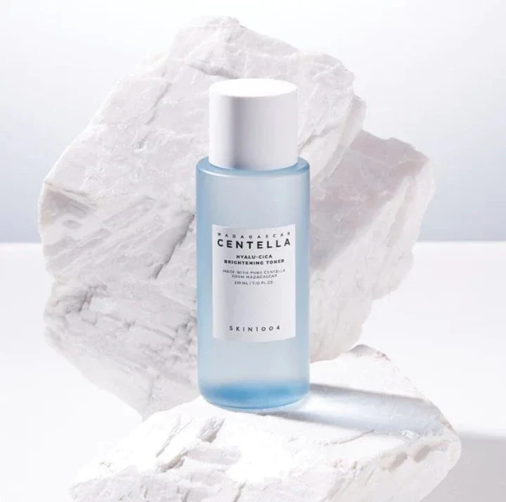 SKIN1004 Madagascar Centella Hyalu-Cica Brightening Toner (210ml) - Image 4